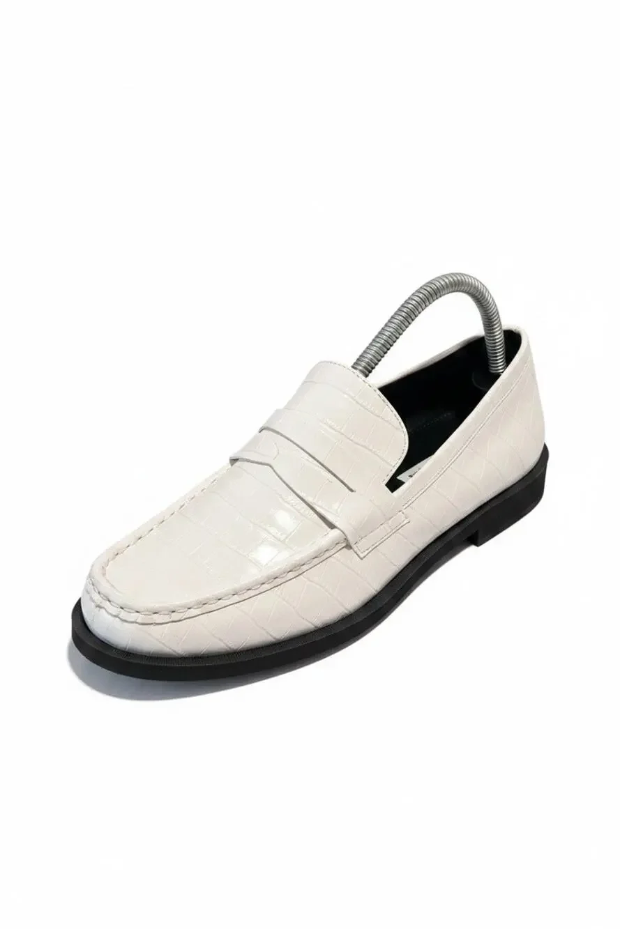 Steve Madden Goodman Preppy White Croc Embossed Penny Loafers - Size 8.5